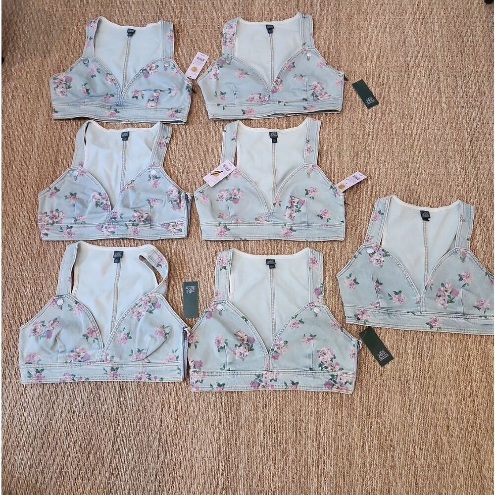 Wild Fable Light Blue Top with Colorful Flowers SIZE M